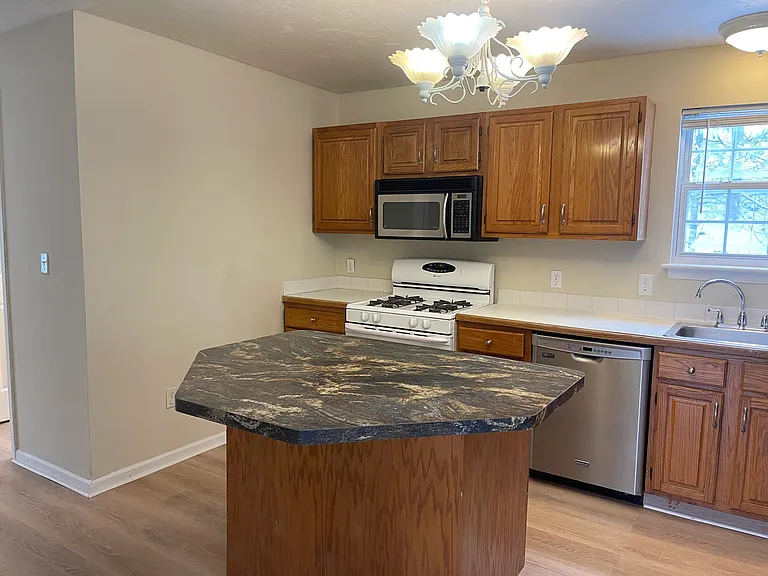 17 Azalea Ln — Photo 7