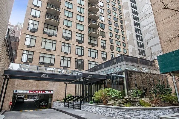 Rented by New York Realty | media 15