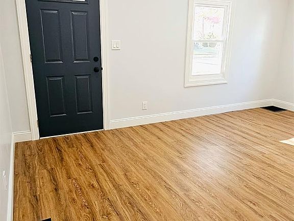 3rd image of 315 Vail Ave