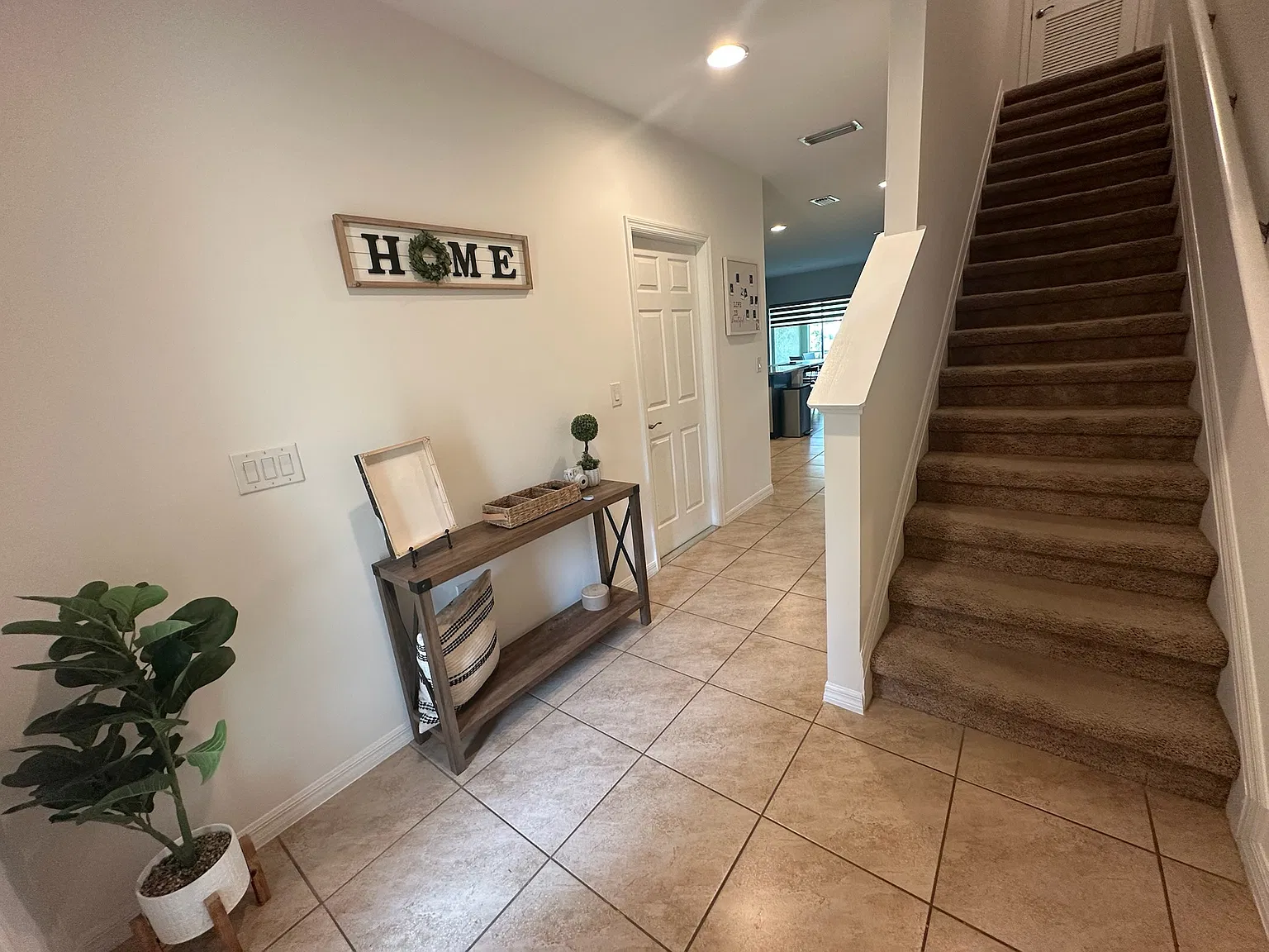2 bed, 2.5 bath, 1635 sqft, $2,150 — Photo 2