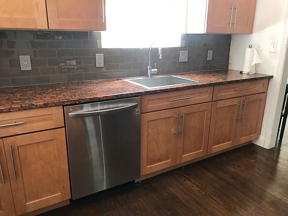 3rd image of 7835 Carlyle Ave