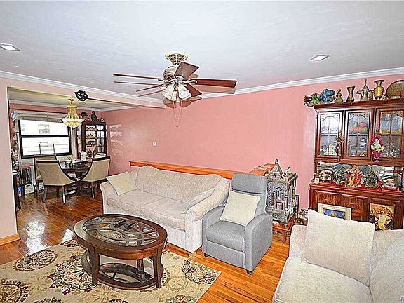 4th image of 67-01 Park Dr E