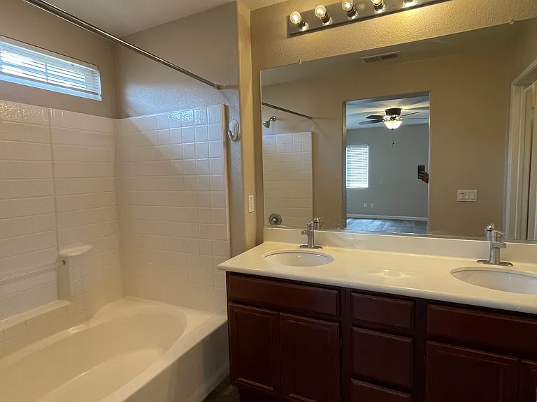 642 W Brewer Rd #23 — Photo 11