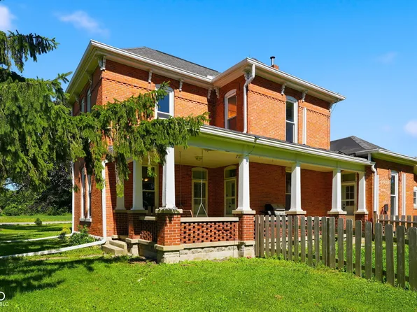 12808 W River Valley Rd, Yorktown, IN 47396