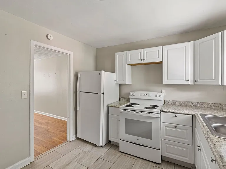 1595 Carlisle St NW — Photo 9