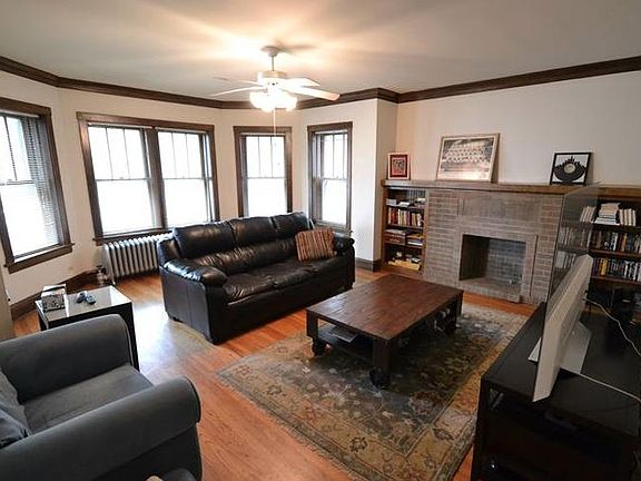 2nd image of 4817 N Oakley Ave