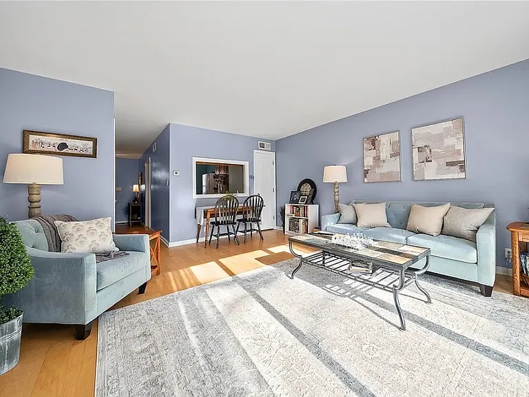 635 Robinwood Dr #A — Photo 8