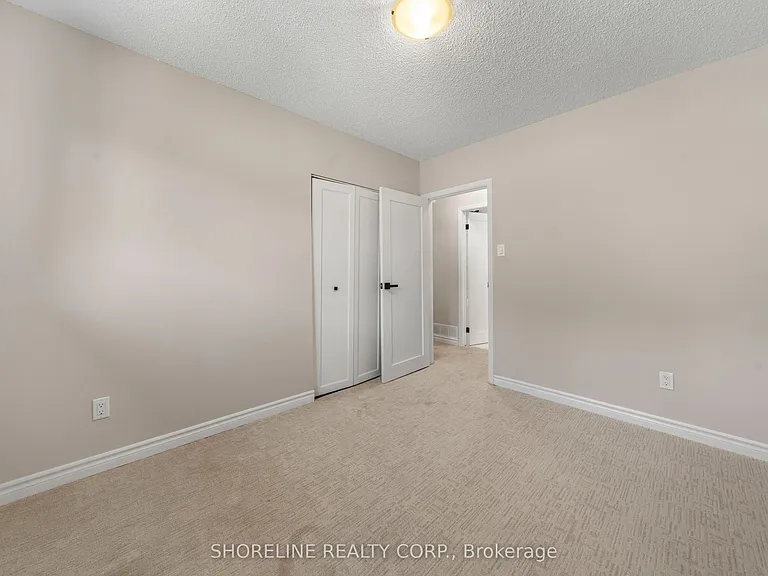 608 Raphael Ave #UPPER — Photo 19