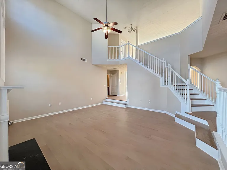 2751 Spence Ct — Photo 10