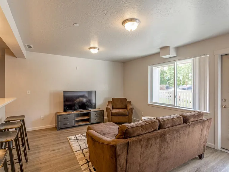 4x4 Living Room