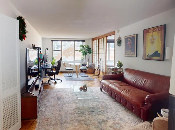 137 East 36th Street image 1 of 17