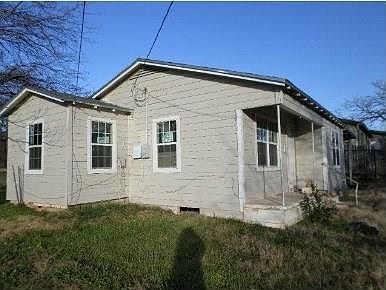 2nd image of 205 E Leon St