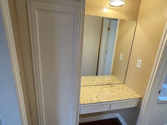 4th image of 1941 Wilcox Ave APT 4