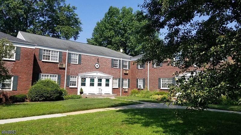 2nd image of 7C W Roselle Ave #7C