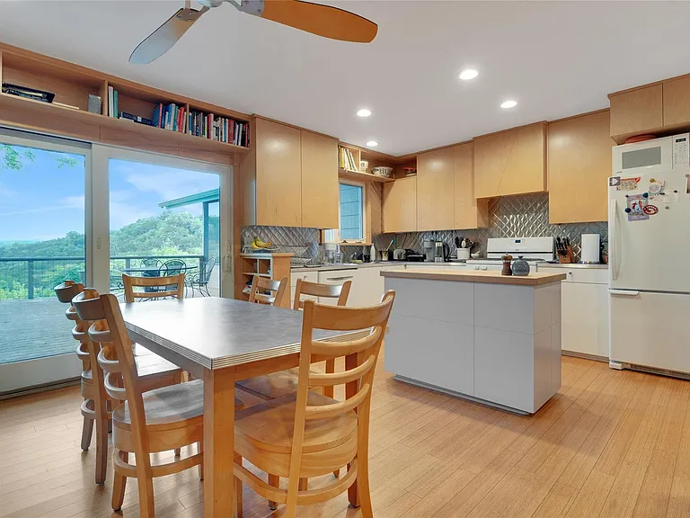 3309 Westhill Dr #B — Photo 8