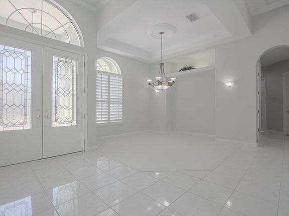 3rd image of 908 Brightwater Cir