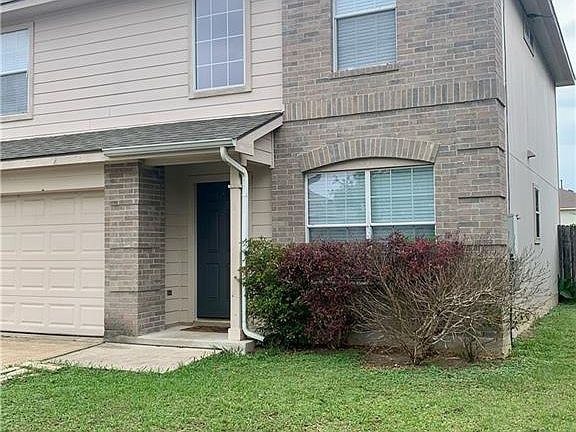 3rd image of 221 Carriage Way