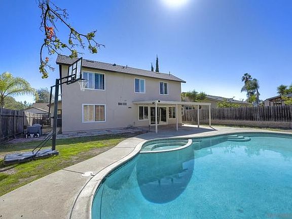 3rd image of 589 Berryhill Dr