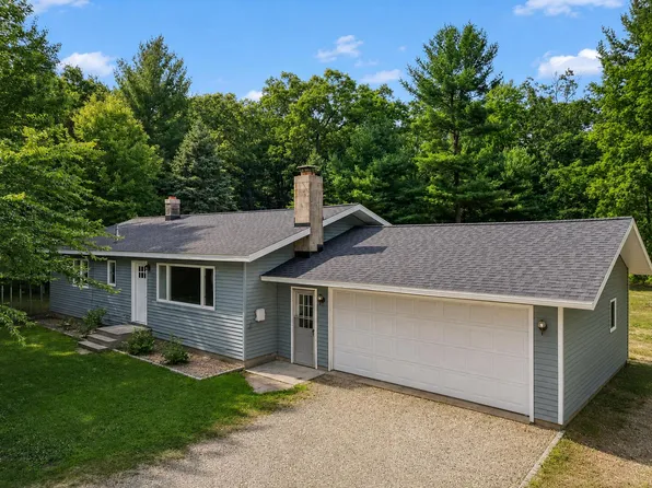 5852 E River Rd, Twin Lake, MI 49457