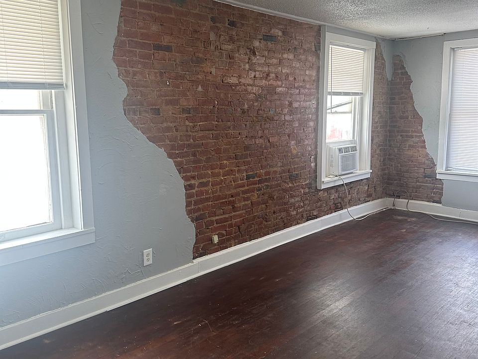 1st image of 331 Commercial St #4