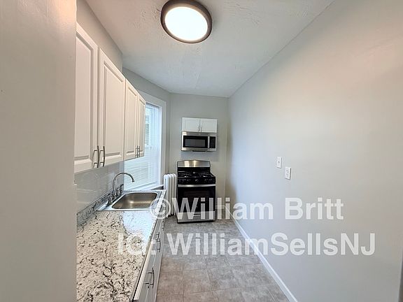 3rd image of 9 Bentley Ave #12B