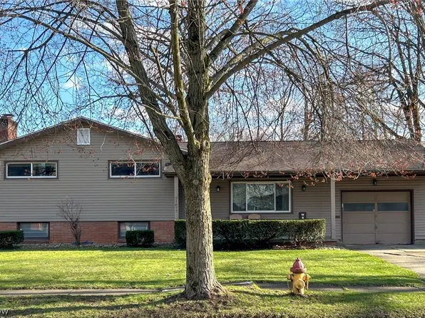 1677 Arthur Dr NW, Warren, OH 44485