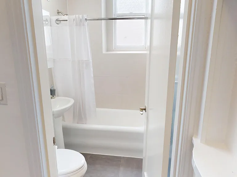 1520 Gough Street — Photo 36