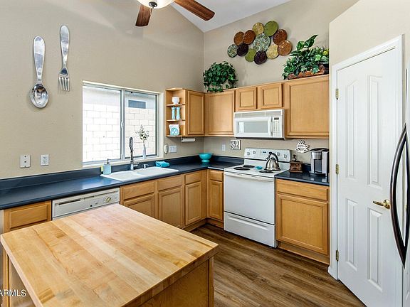 5th image of 16036 N 11TH Avenue #1109