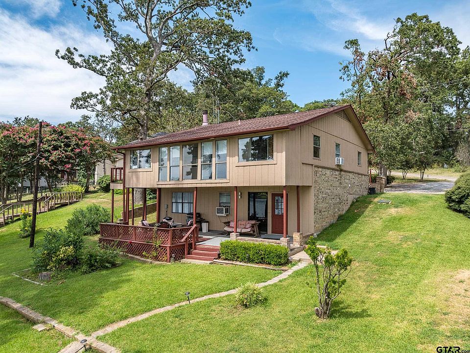 1st image of 23083 Lakeside Dr