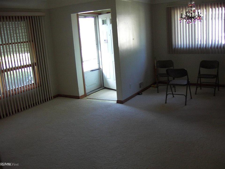 21900 Alice St, Saint Clair Shores, MI 48080 | Zillow