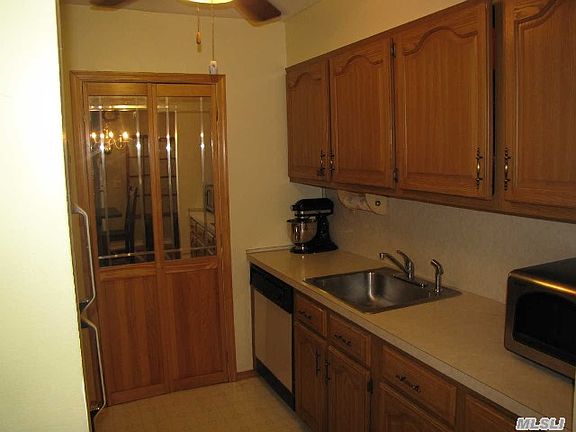 4th image of 81 Richmond Blvd Unit 3B