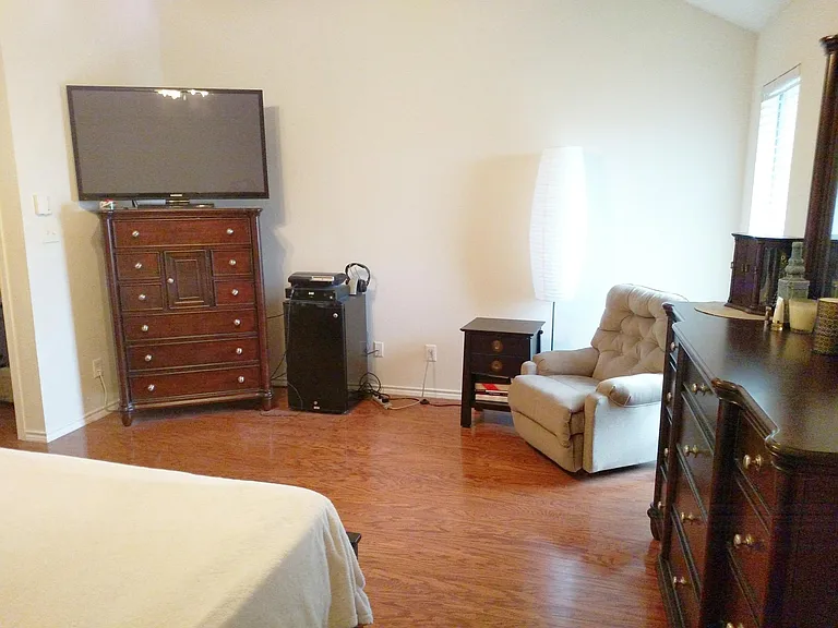2219 Dallas Dr — Photo 9