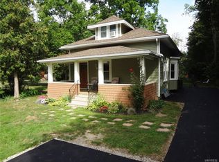 1372 Sturgeon Point Rd, Derby, NY 14047