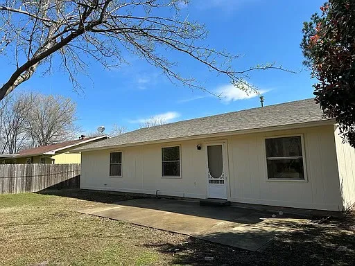 709 Campbell Ln — Photo 17