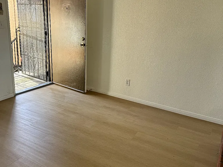 3730 43rd St #7 — Photo 3