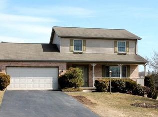 12 Fox Hollow Rd, Pottsville, PA 17901