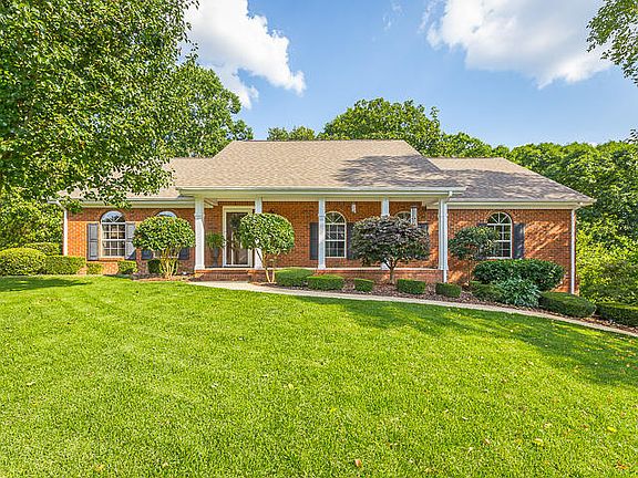 2nd image of 2102 College Park Ln