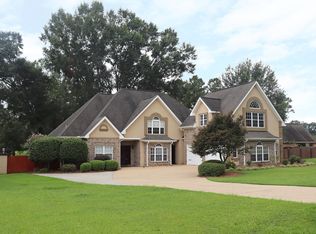 4 Peachtree Dr, Hattiesburg, MS 39402