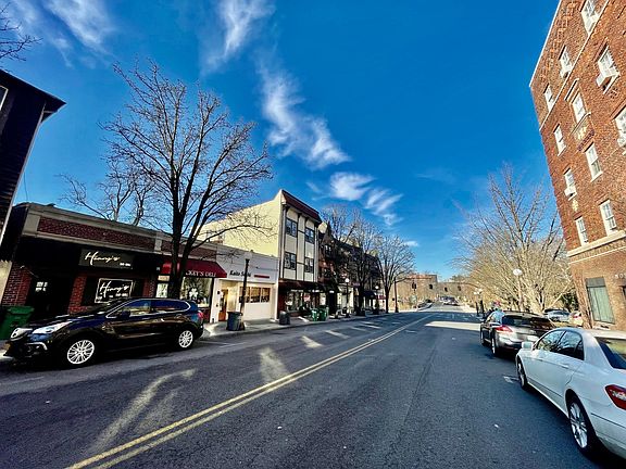 3rd image of 28 Palmer Ave #2A