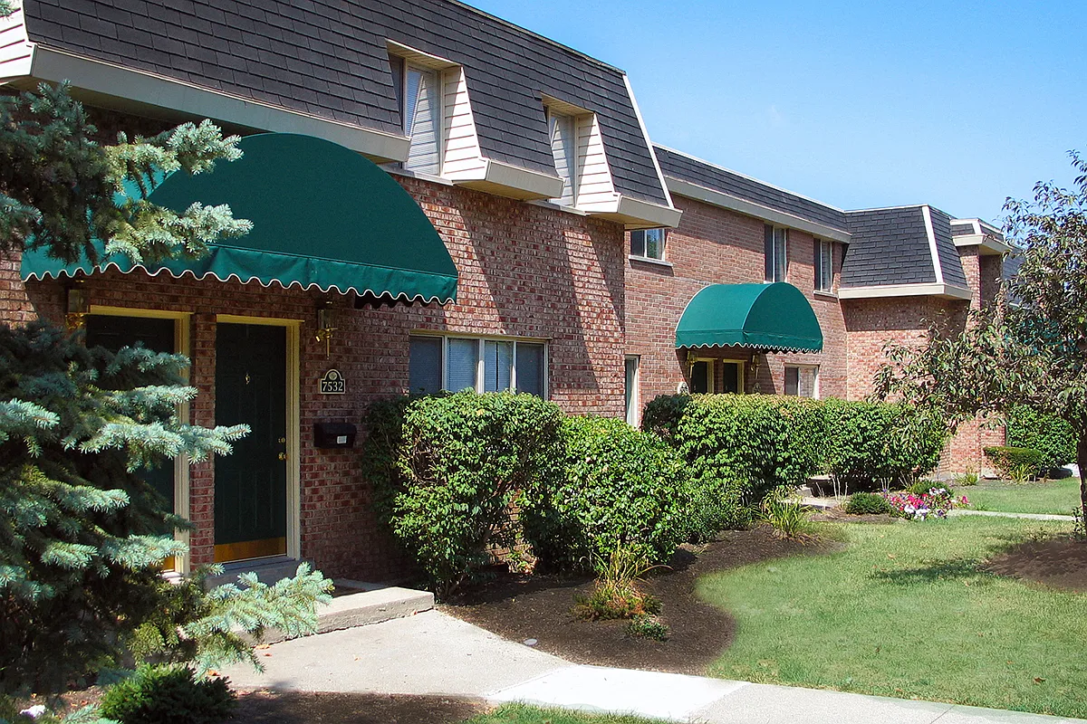 Wentworth Estates — Photo 3