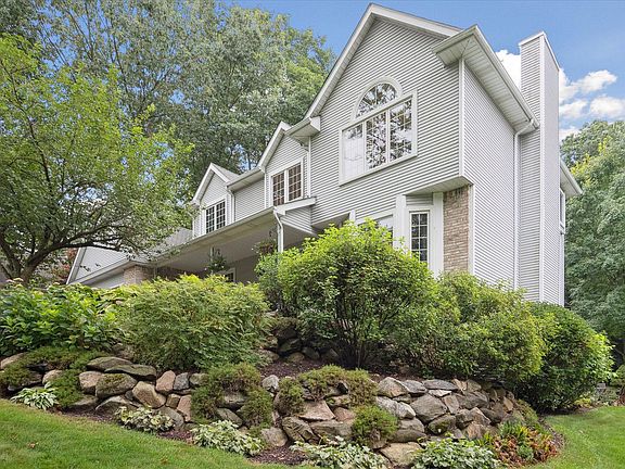 3rd image of 7204 Autumn Wood Dr