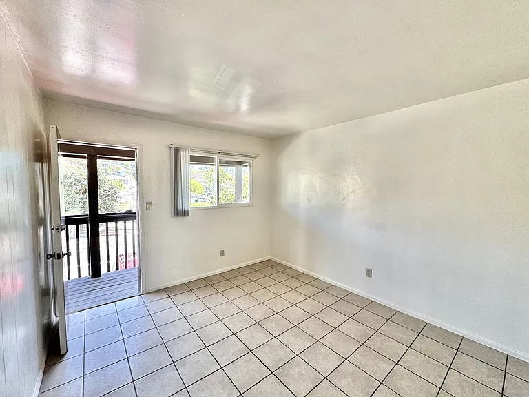 1612 Sunset Cliffs Blvd — Photo 3