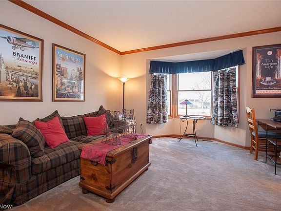 4th image of 20787 Parkwood Ln