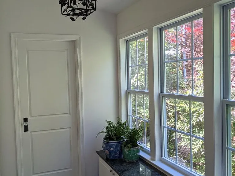 4910 Crescent St — Photo 7