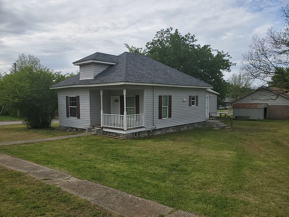 1st image of 429 W Harrison Ave