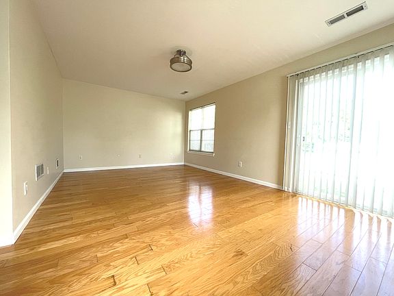 1st floor, family room
