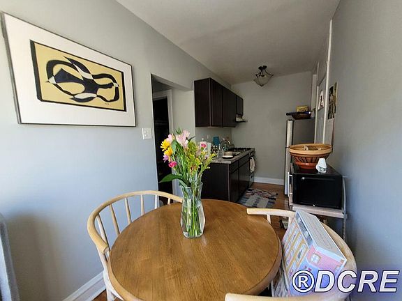 5th image of 5945 N Greenview Ave APT 2