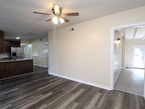 4th image of 2110 Curry Cir