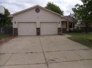 750 E Karla Ct, Haysville, KS 67060