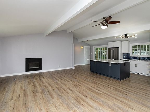 5th image of 8602 Urbandale Ave